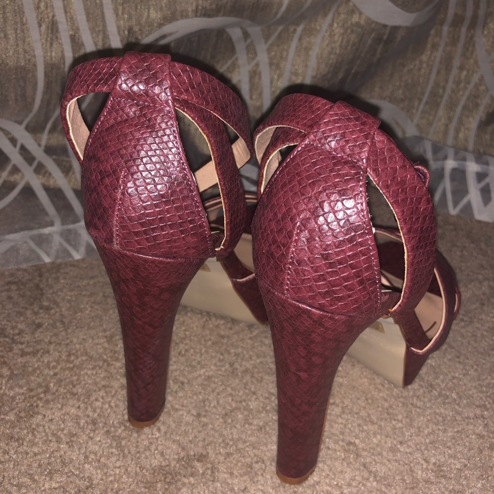 Shoes - Picture 6 of 6